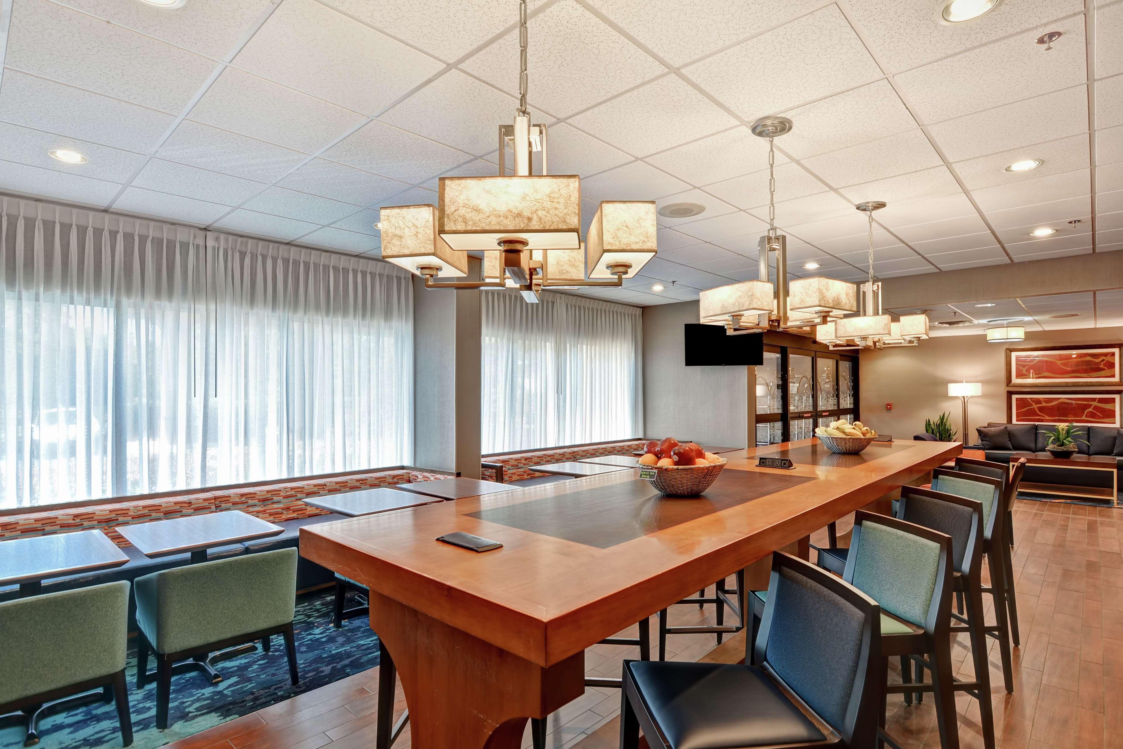 Hampton Inn Charlotte-Гастония Экстерьер фото