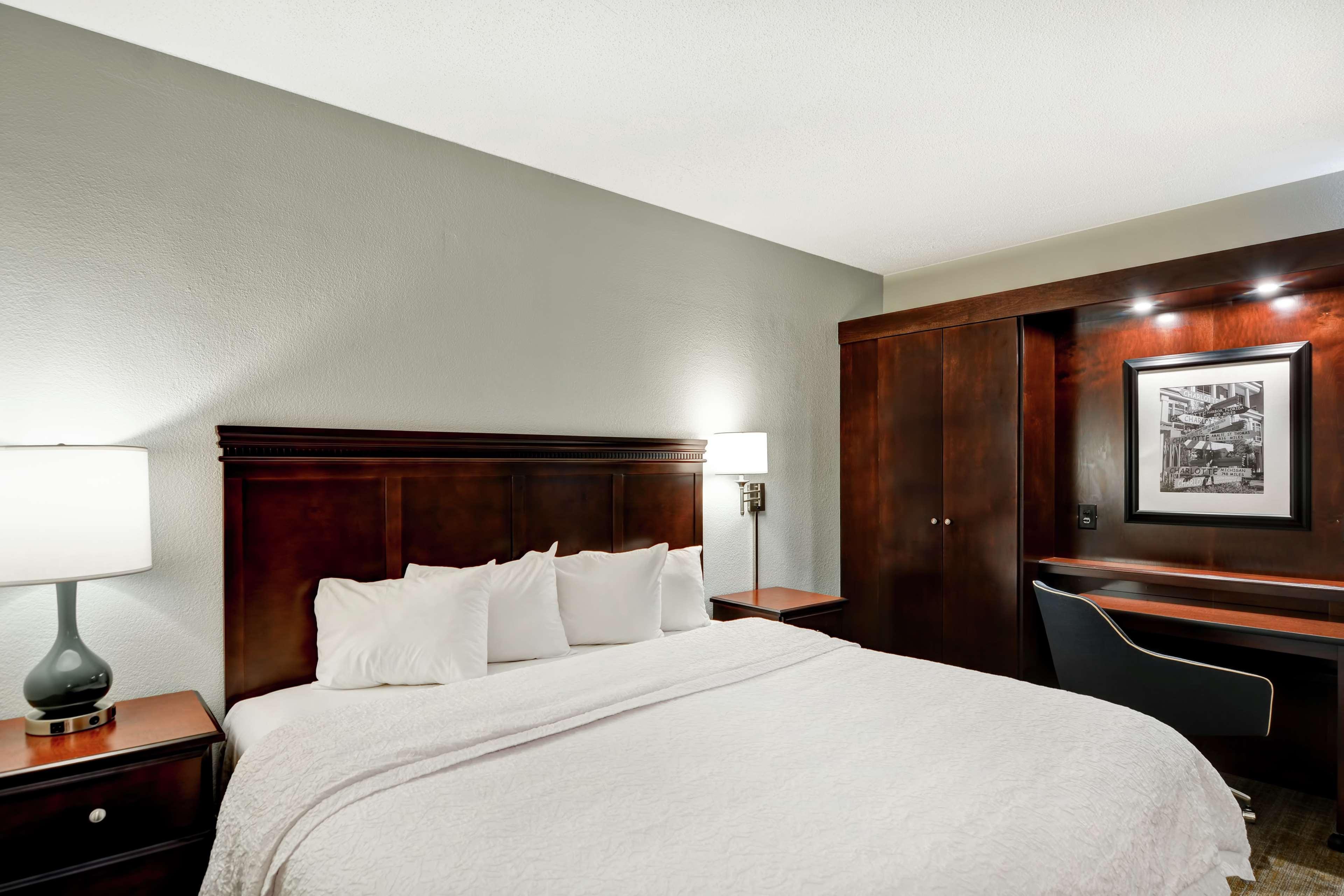 Hampton Inn Charlotte-Гастония Экстерьер фото