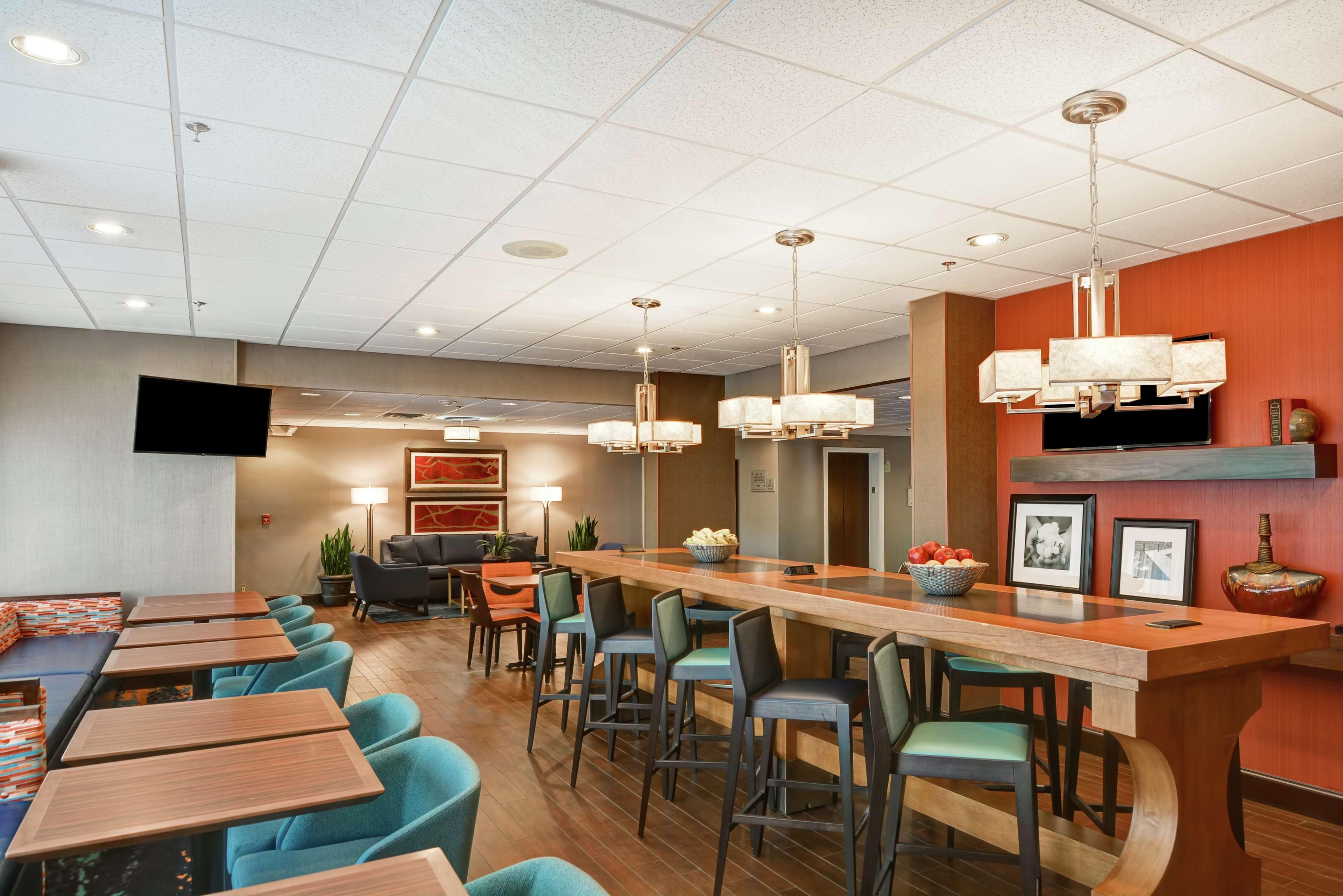 Hampton Inn Charlotte-Гастония Экстерьер фото