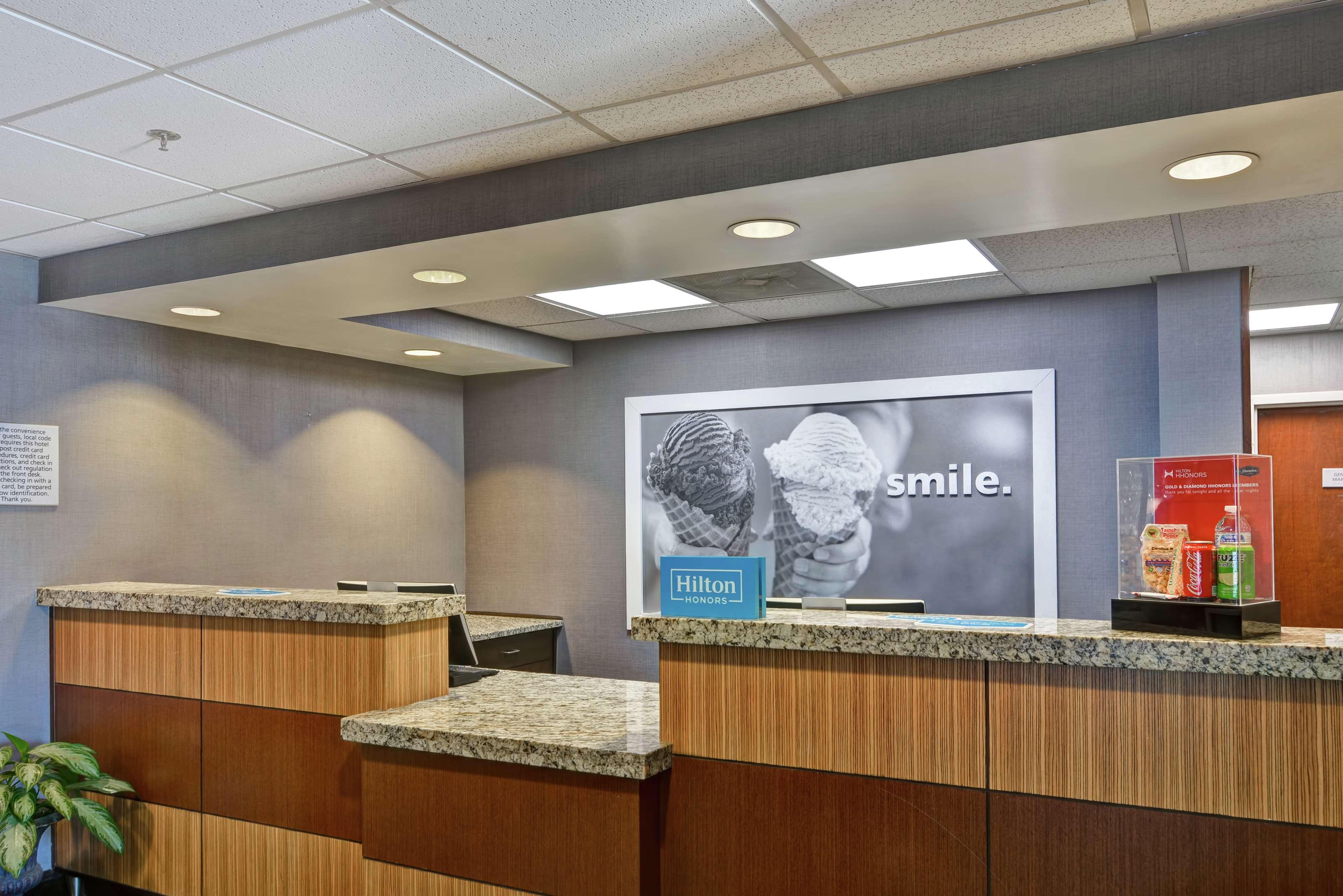 Hampton Inn Charlotte-Гастония Экстерьер фото