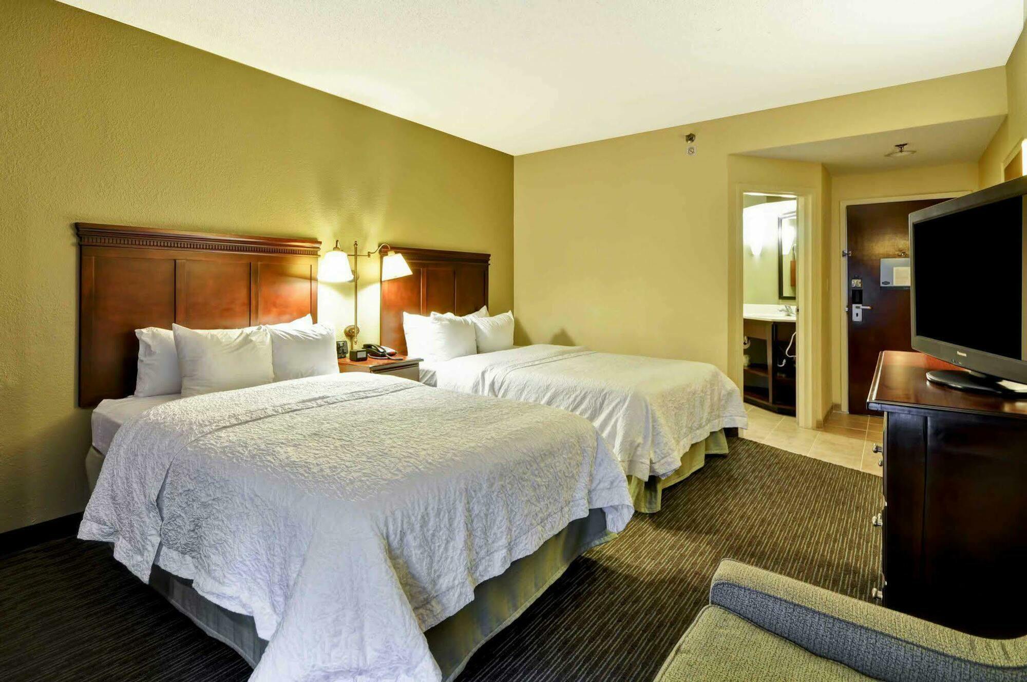 Hampton Inn Charlotte-Гастония Экстерьер фото